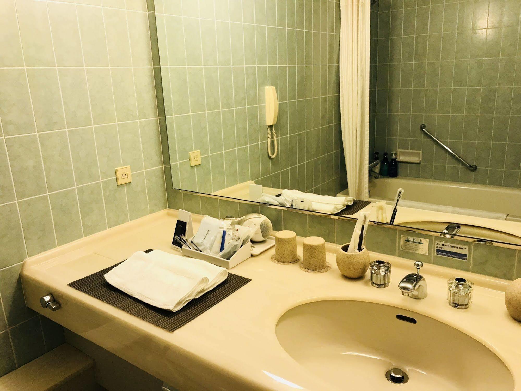 Hotel Granmirage Uozu Eksteriør bilde